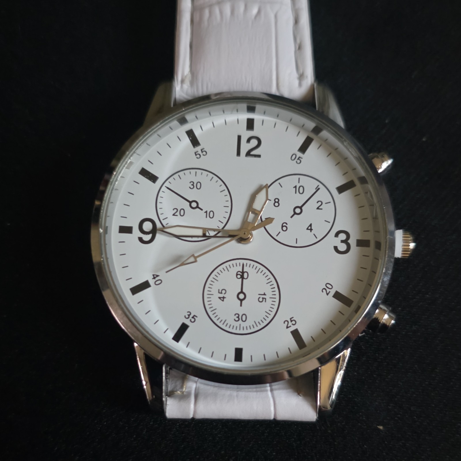 Analog Quartz Chronograph Wristwatch White Dial, Silver Tone, White Strap