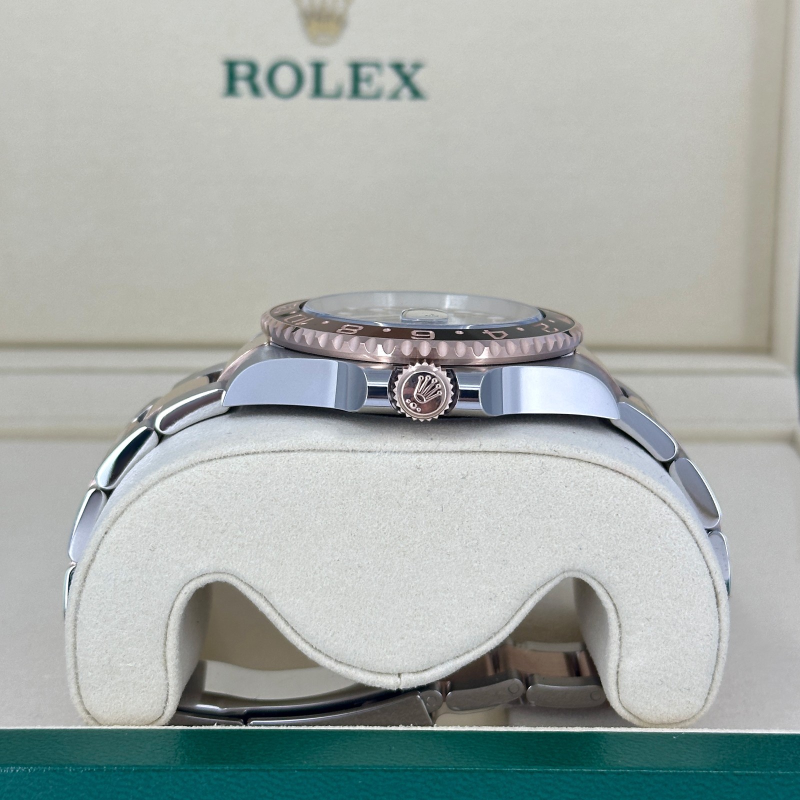 Rolex GMT-Master II ROOTBEER, Black Dial 40mm, Oyster 126711CHNR-0002 Mint 2022+