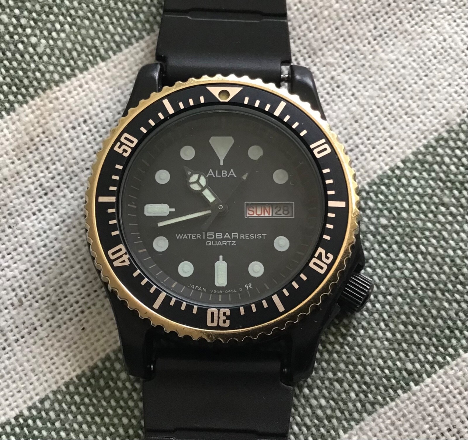 Alba by Seiko V248-0230 WR150m.