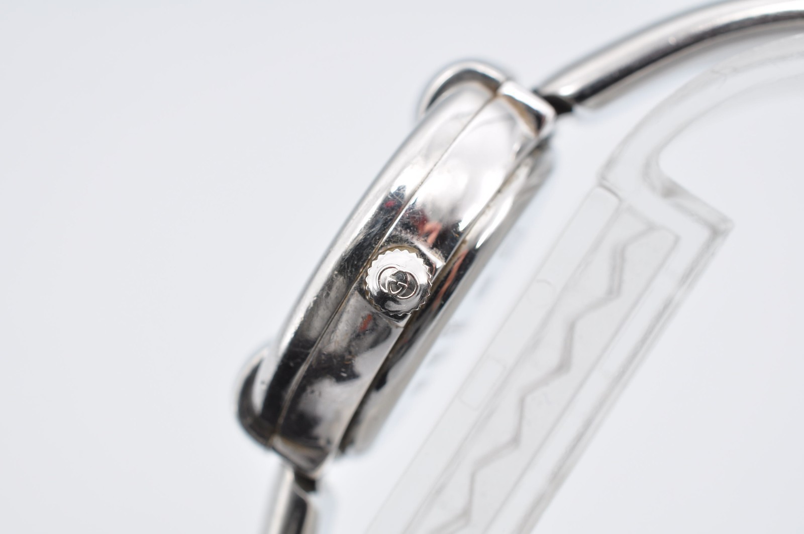 GUCCI 1400L Quartz Analog Silver Bangle Watch w-11113