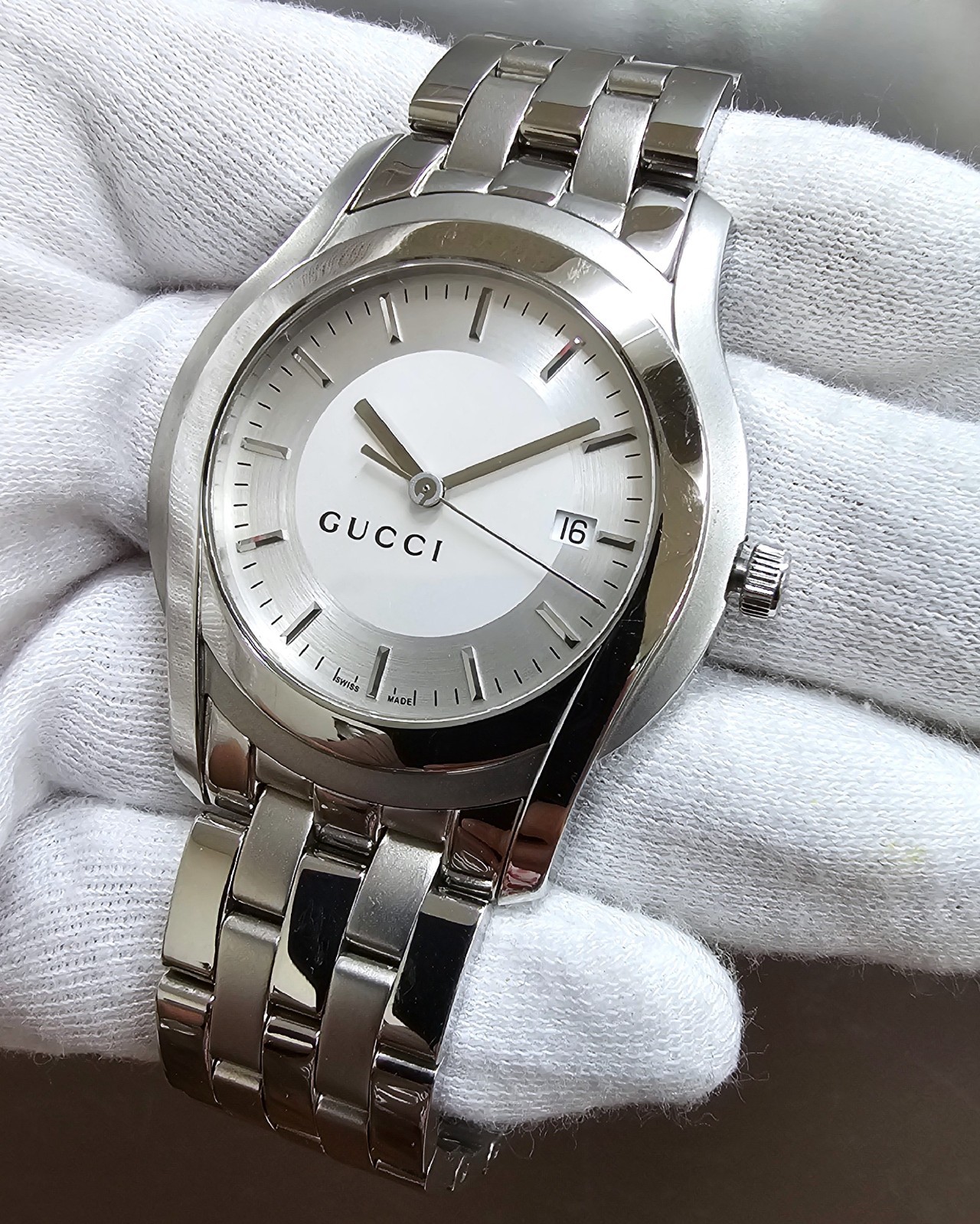 Gucci 5505 Series 36mm Quartz Silver Dial Men’s Watch YA055212 – STORE DISPLAY