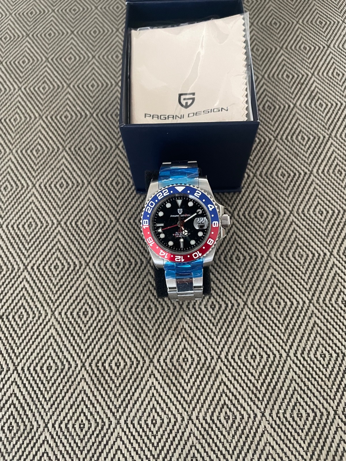 Pagani Design, 40mm, Automatic,GMT, (Pepsi), Oyster Bracelet, Sapphire Crystal.