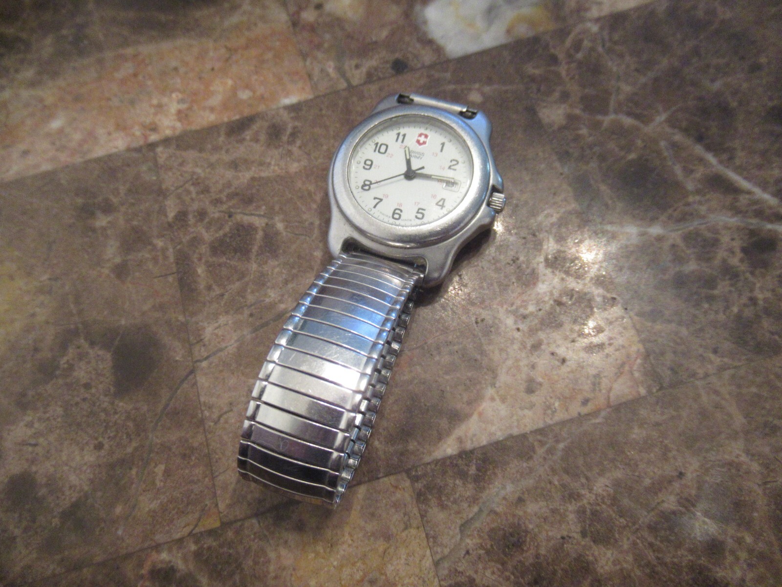 Vtg SWISS ARMY Watch Women 330 ft STRETCH CHROME BAND