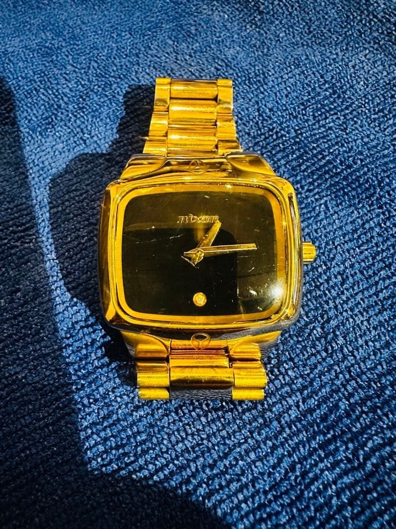 NIXON Battery-Powered Watch Gold & Black Limited Edition of 500 Pieces Men’s