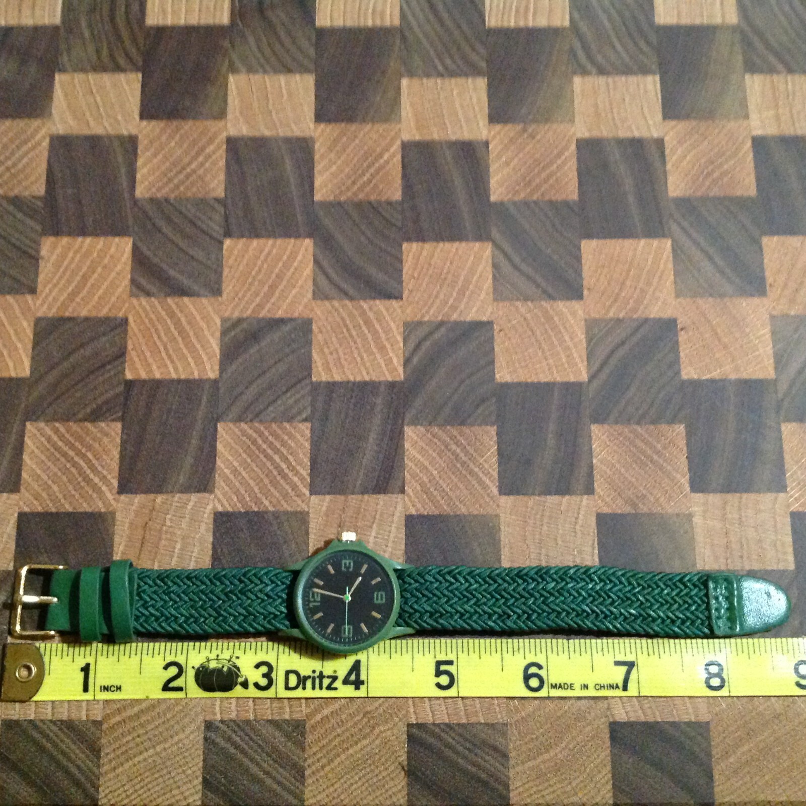 Unbranded Round Case Dark Green Stretch Canvas Band Watch Needs Battery