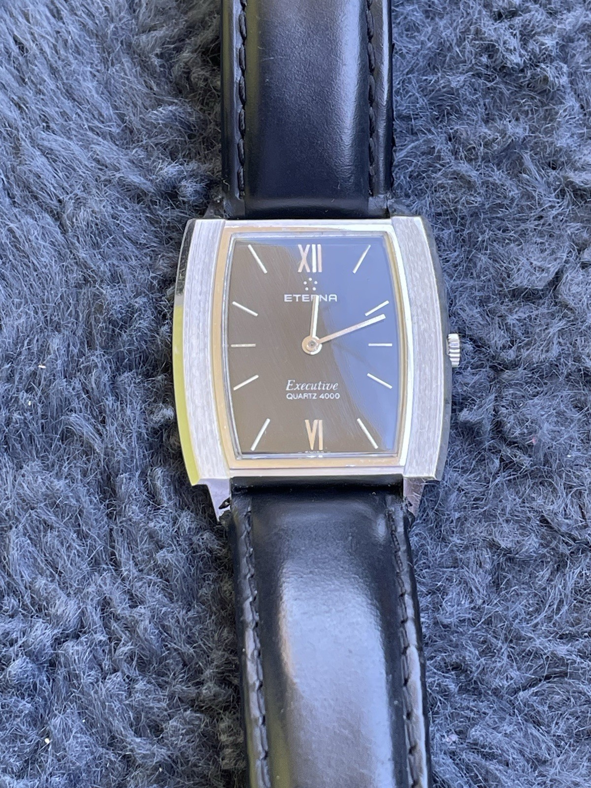 Eterna Executive Quartz 4000 Rectangular Black Dial ESA 940.111 32/40 mm