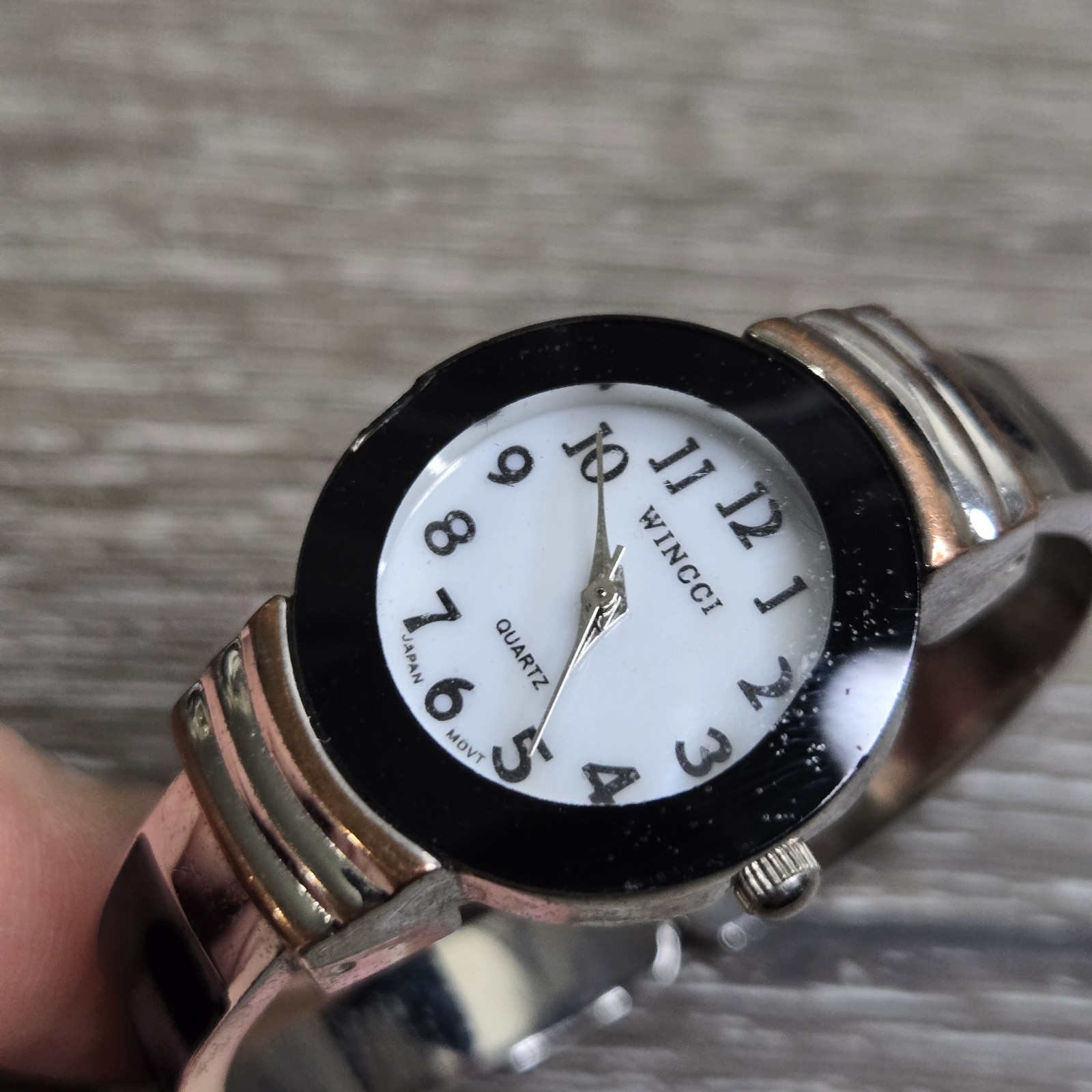 WINCCI Women’s Bangle Quartz Watch Japan Movement Silver Tone Black Bezel