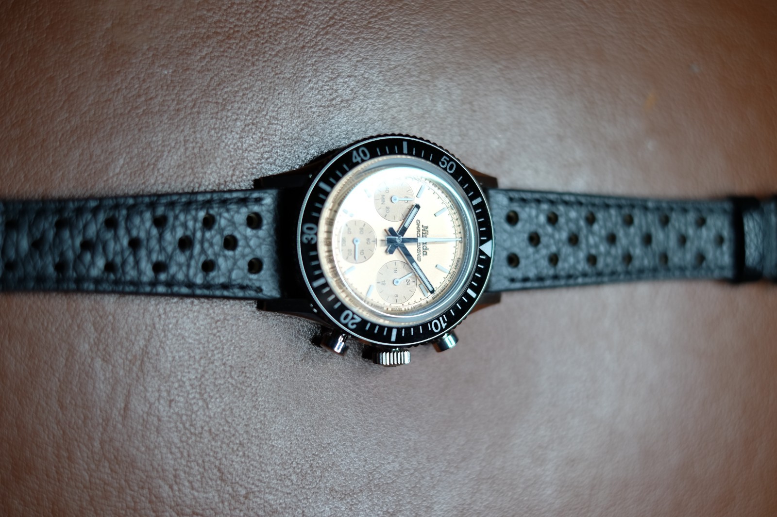 Nivada Grenchen Chronoking Mecaquartz Salmon Watch