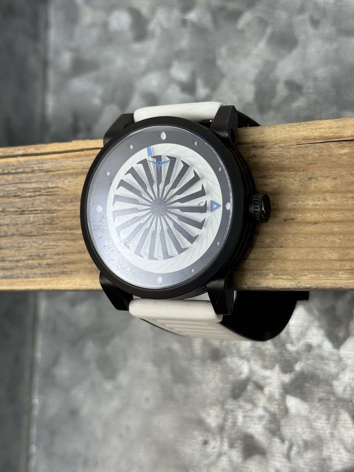 Zinvo Blade Automatic Watch with White, Black, and Blue Dial, Original Band