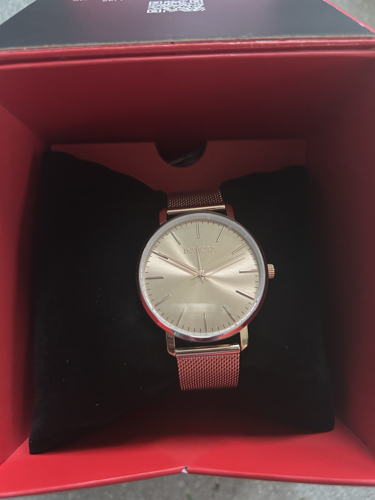 Invicta Quartz Analog Wristwatch Rose Gold Mesh Band Silver Sunburst Dial Box