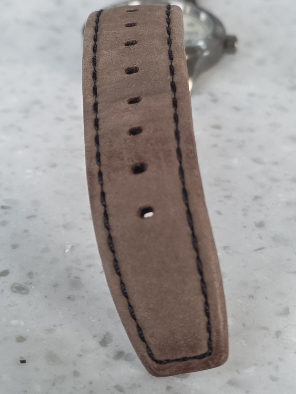 Timex Men Expedition Field Watch, Brown Leather Strap, Indiglo, 50M T49870 (85C)