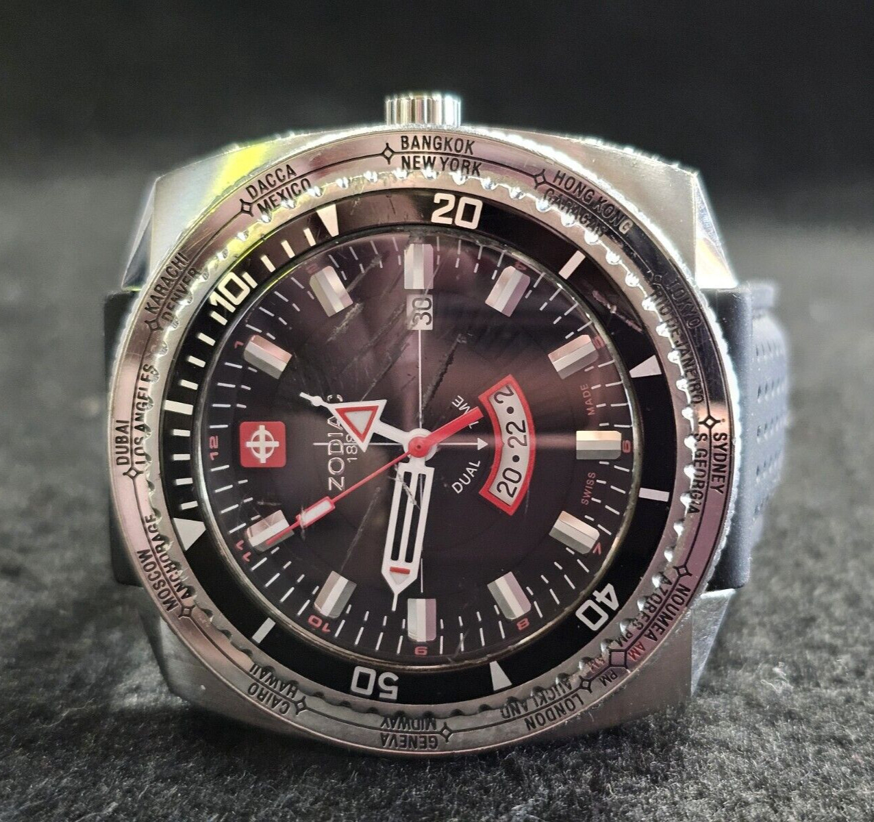 RARE, ZODIAC SUPER SEA DRAGON Z03701 WATCH,SWISS MADE,WORLD TIMER, QUARTZ