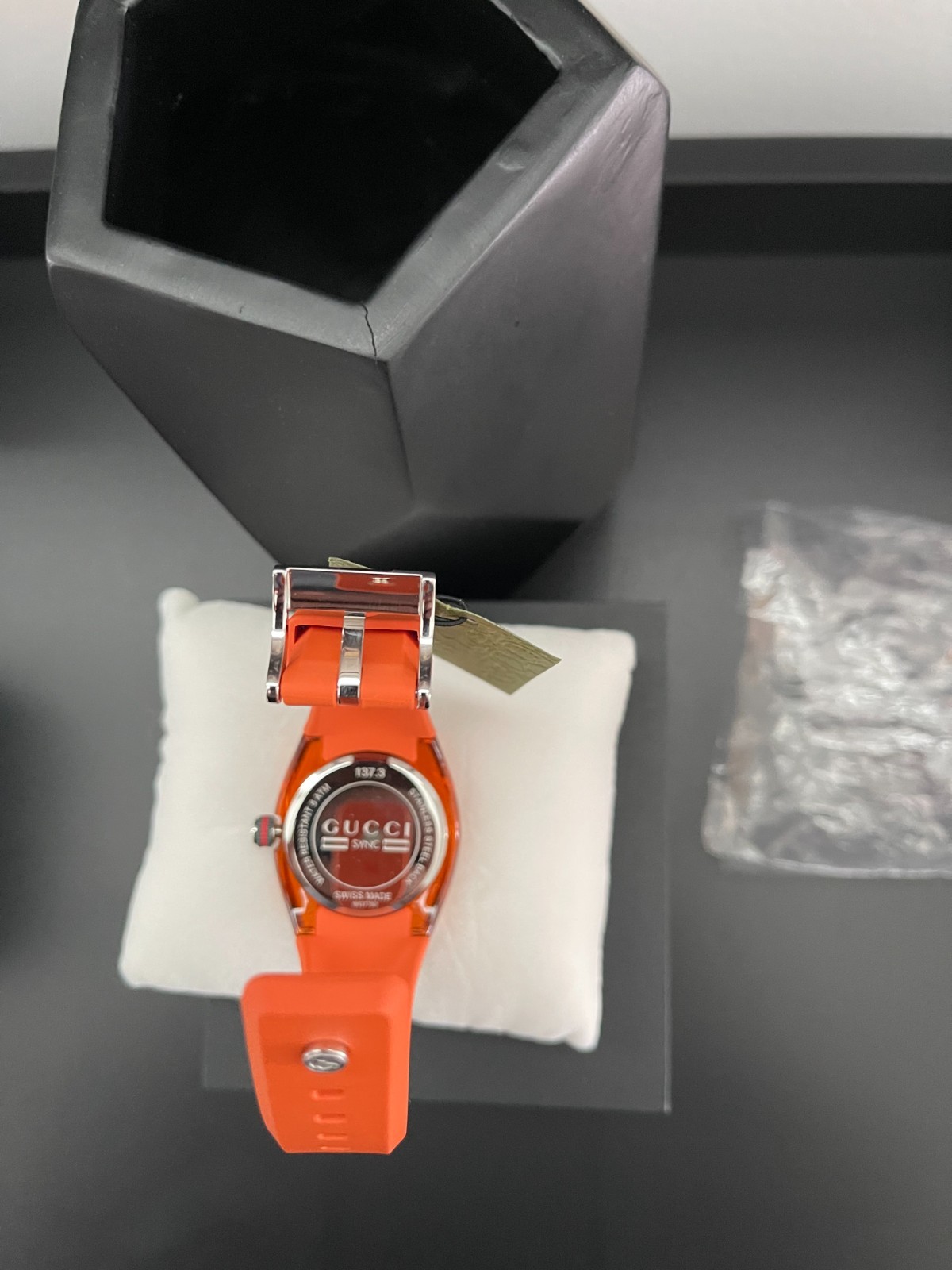 Gucci Sync Watch Unisex Orange Rubber Band (YA137311) BRAND NEW – PRICE REDUCED