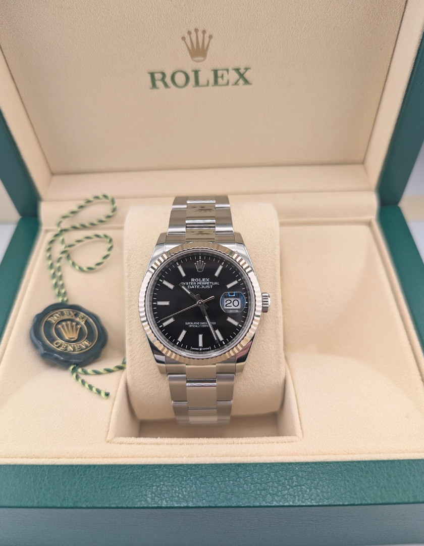 EXCELLENT CONDITION – Rolex Datejust 36mm Fluted Bezel, Black Dial. Ref. 126234
