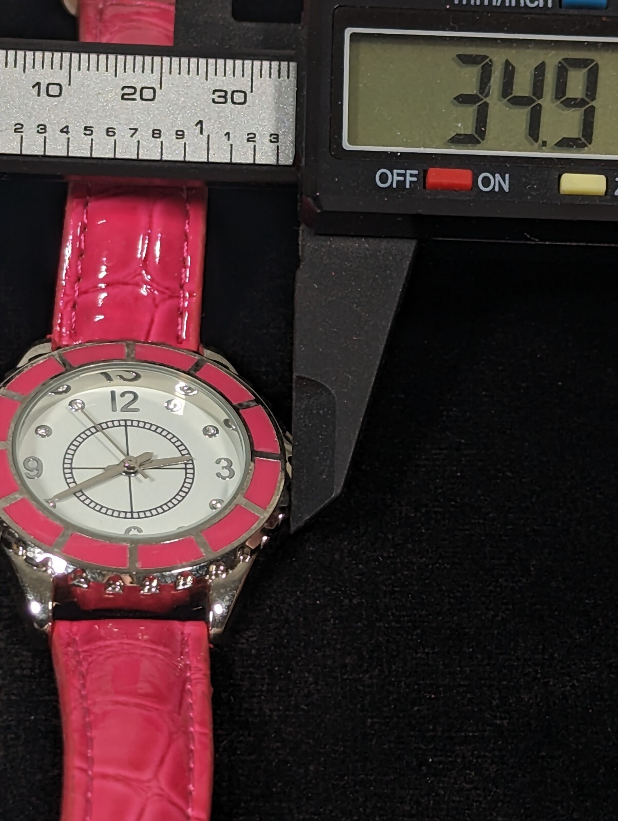Womans White Dial Pink Bezel Silver Tone Case Pink Faux Leather Band Watch 7.5in