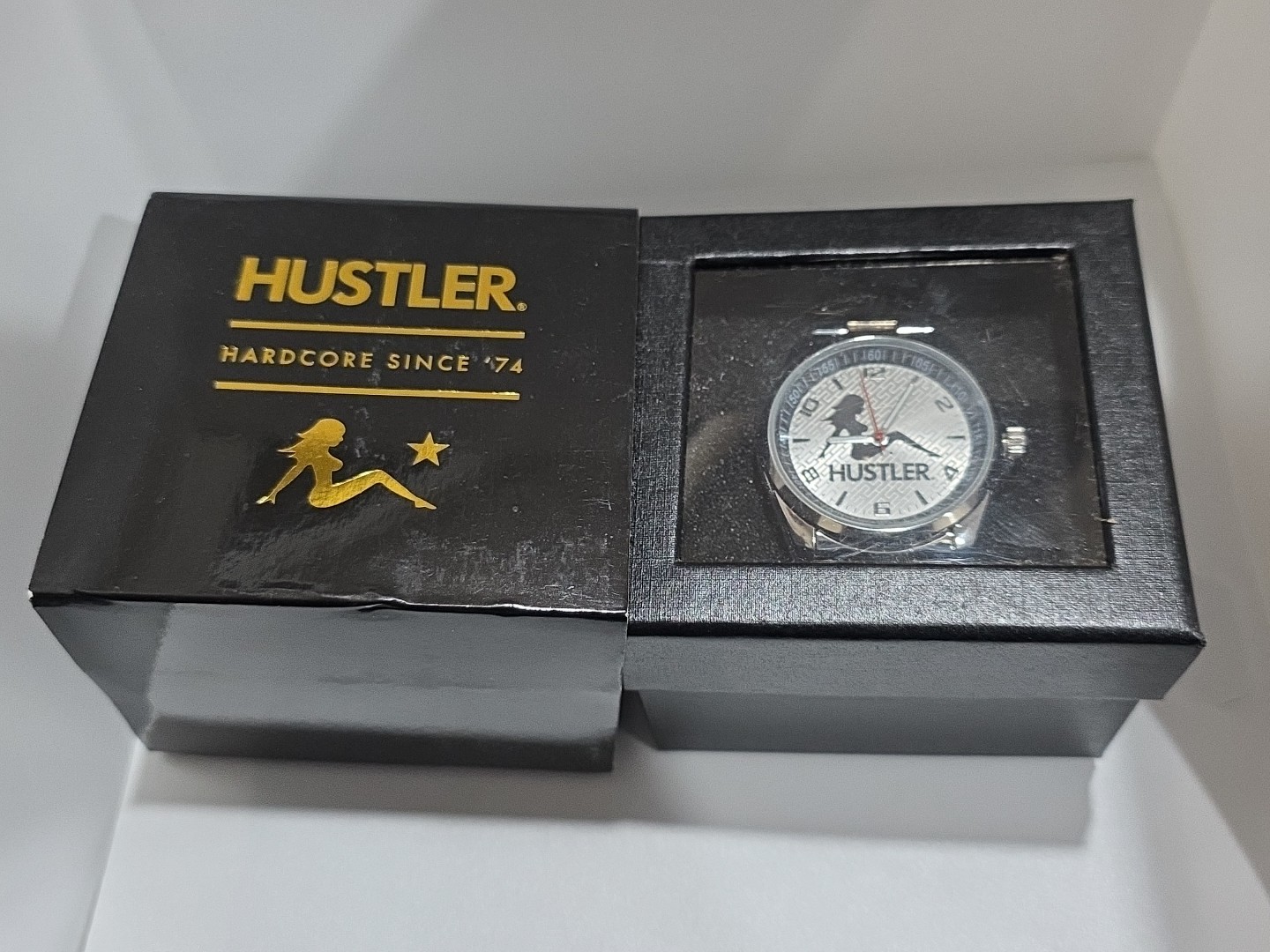 NOS Hustler TXT Series Watch Sitting Lady No Battery MSRP $79.95 Adult