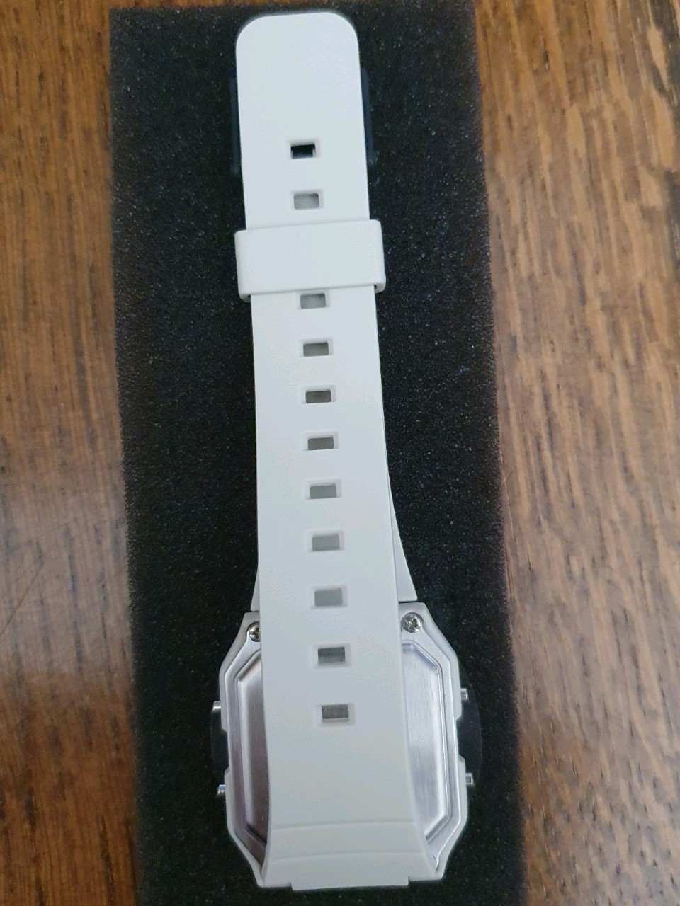 NEW IN BOX Casio LF-20W