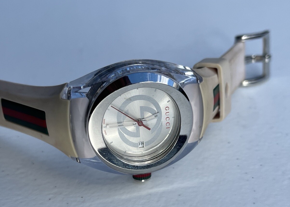Gucci Sync L YA137302 Women’s Quartz Rubber Strap Watch – Retail Price $670