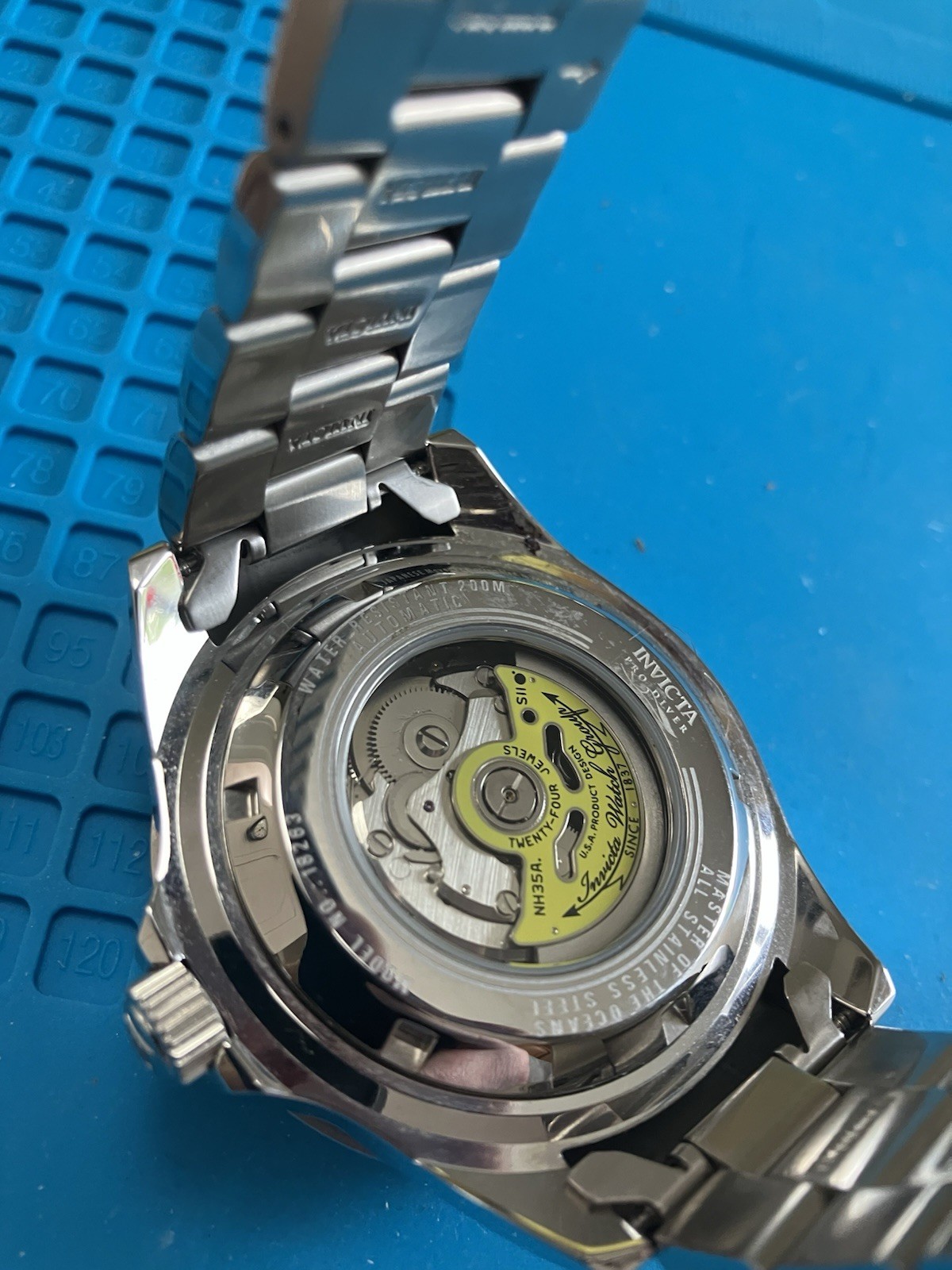 Invicta Pro Diver Automatic Lime Green Model 18263 – Men’s Watch Automatic