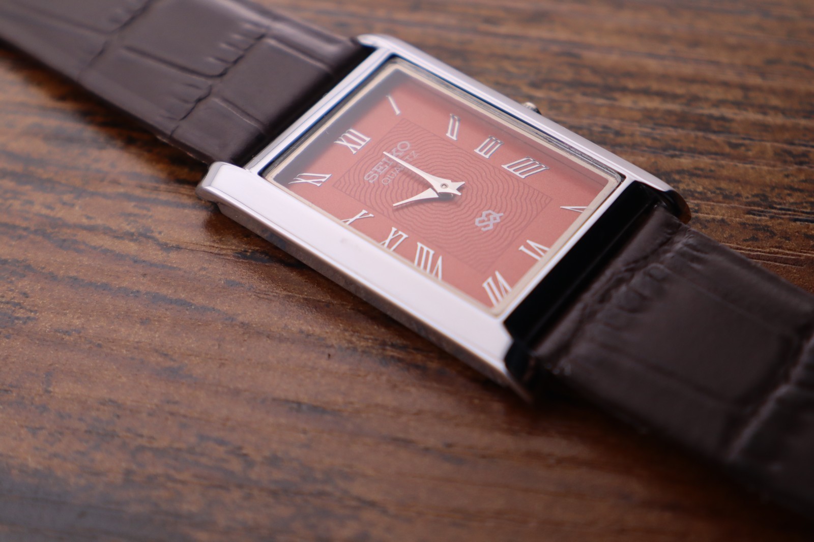 vintage Men Red Dial Dark Brown leather Dress Watch