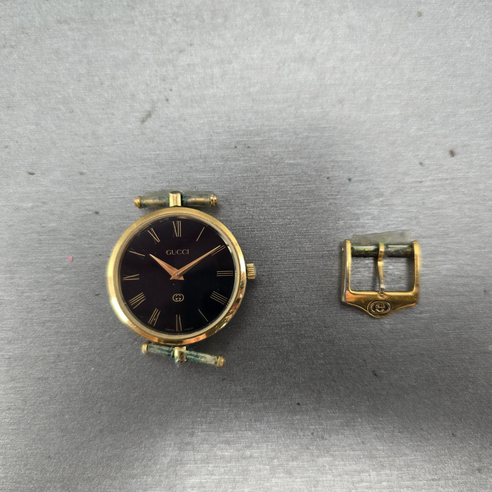 Gucci 2000M Watch Men 30mm Black Dial Gold Plated Round New Battery Vintage MNB