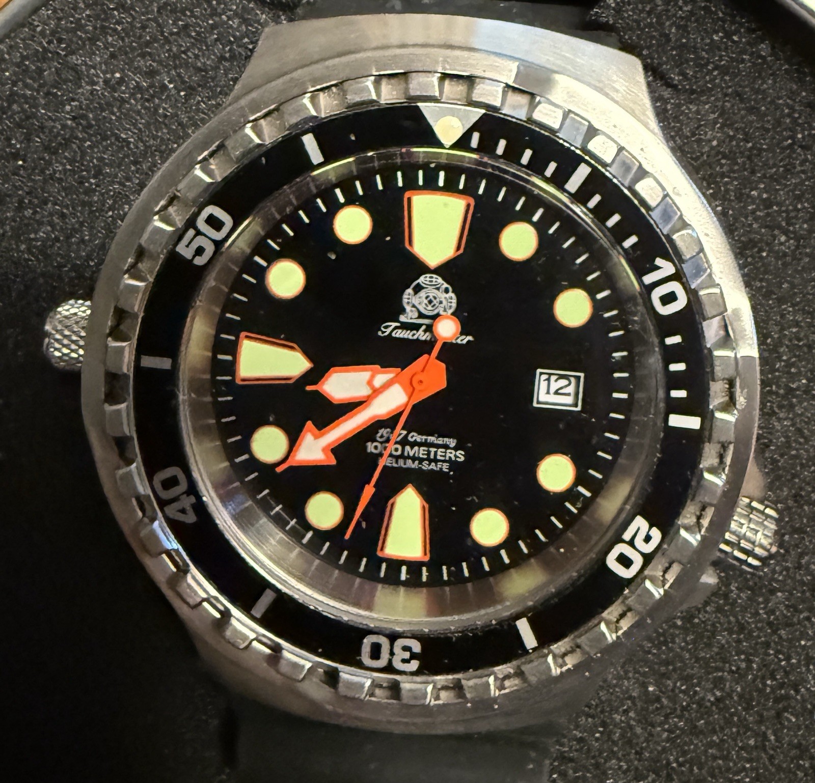Tauchmeister 1937 T0300 1000M Diver Watch Helium Safe w/ Box Germany