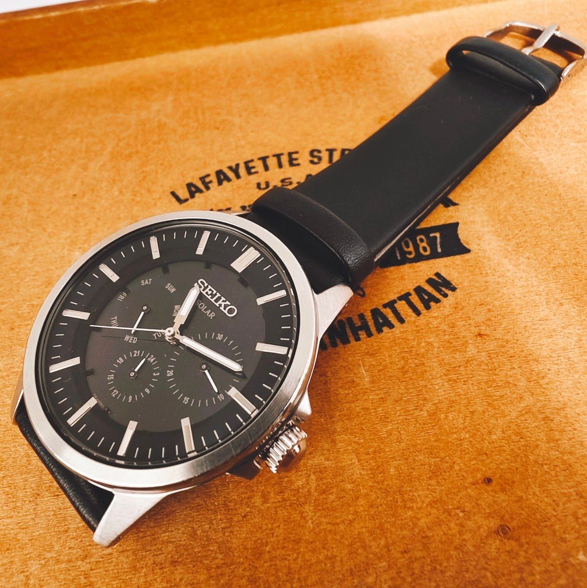 SEIKO Black Dial Black Type Simple Date Day Calendar 24 Hour Meter Solar Men s W
