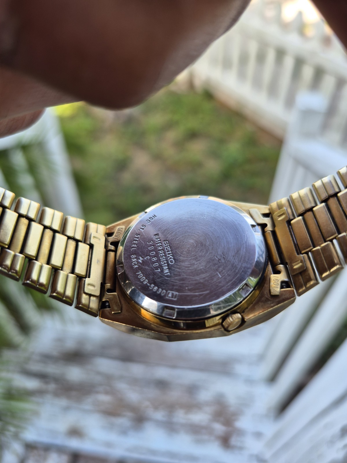 Seiko 5 Automatic 21J Day/Date Gold Square Sunburst Dial Bracelet 36-39.9mm