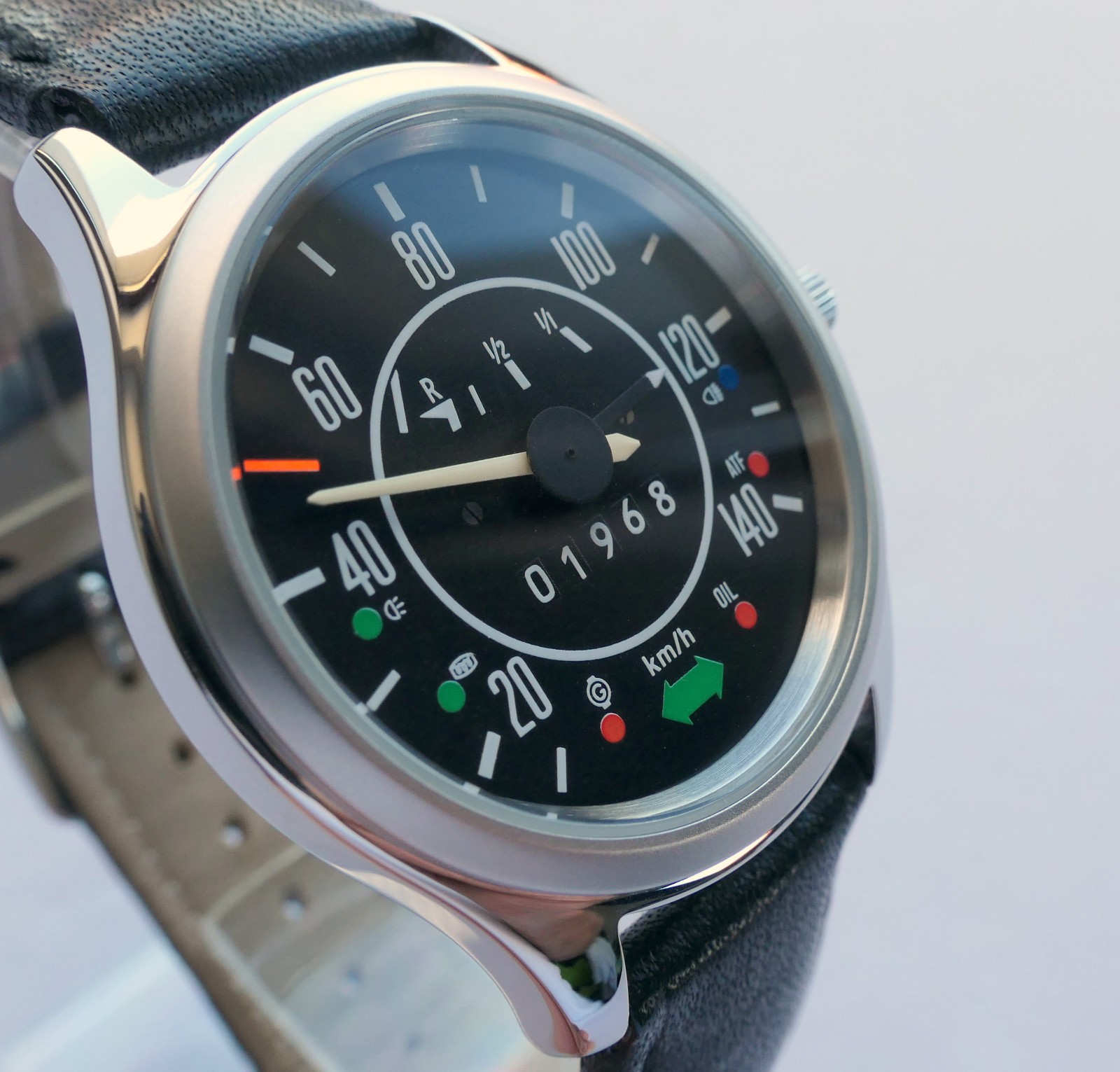 Volkswagen VW 1968 Beetle Bug Kafer Classic Speedometer Car Accessory Watch