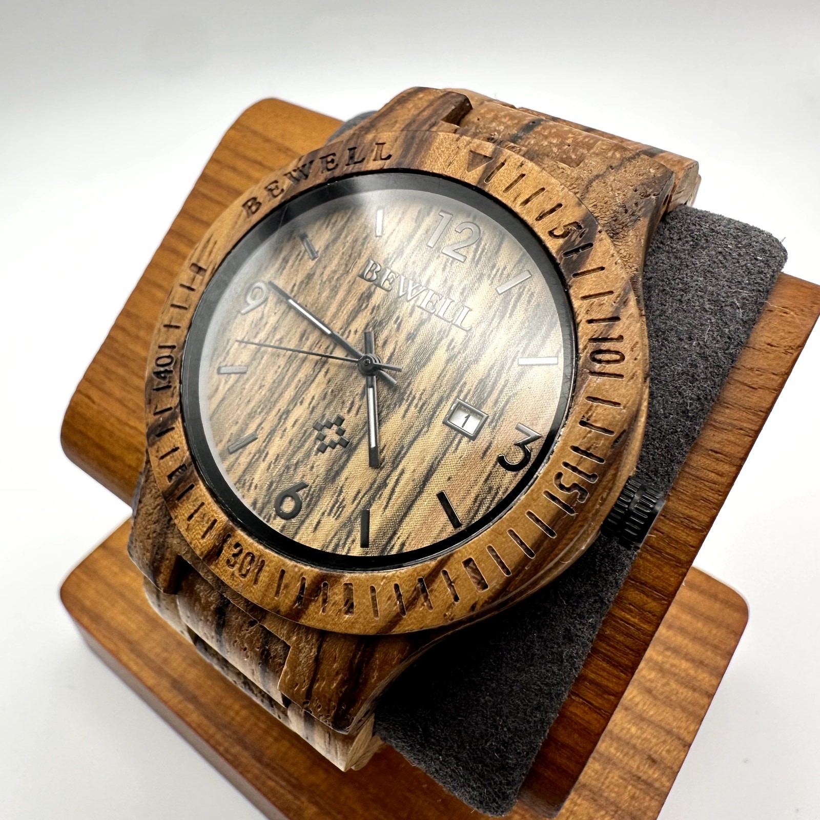 BEWELL Handmade Wooden Quartz Analog Watch Brown Tone