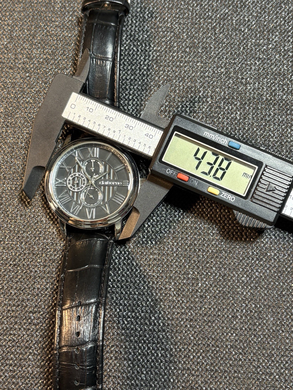 Claiborne Multifunctional Dial Men 44mm Watch Silver Tone/Black Leather,New Bat