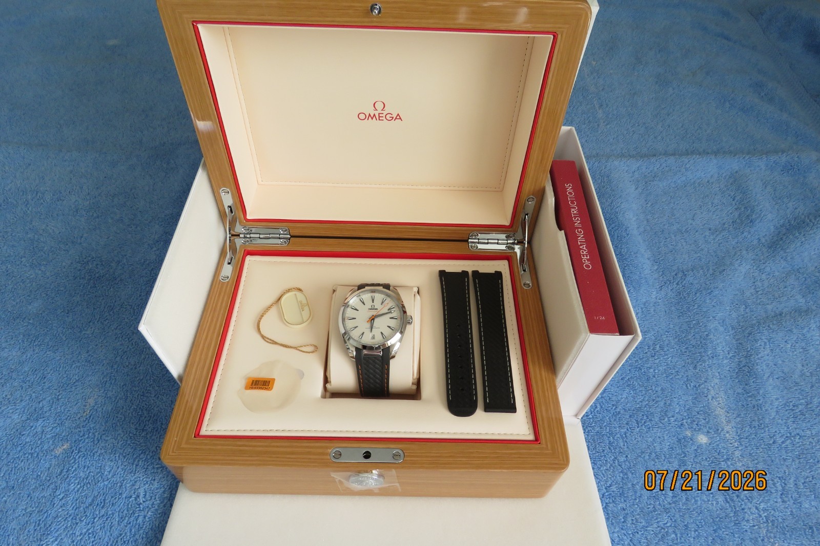 Omega Seamaster Aquaterra 41 gray dial box and cards excellent condition