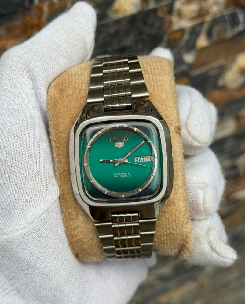 Vintage seiko 5 Automatic 7009 movement Day/Date Mens watch