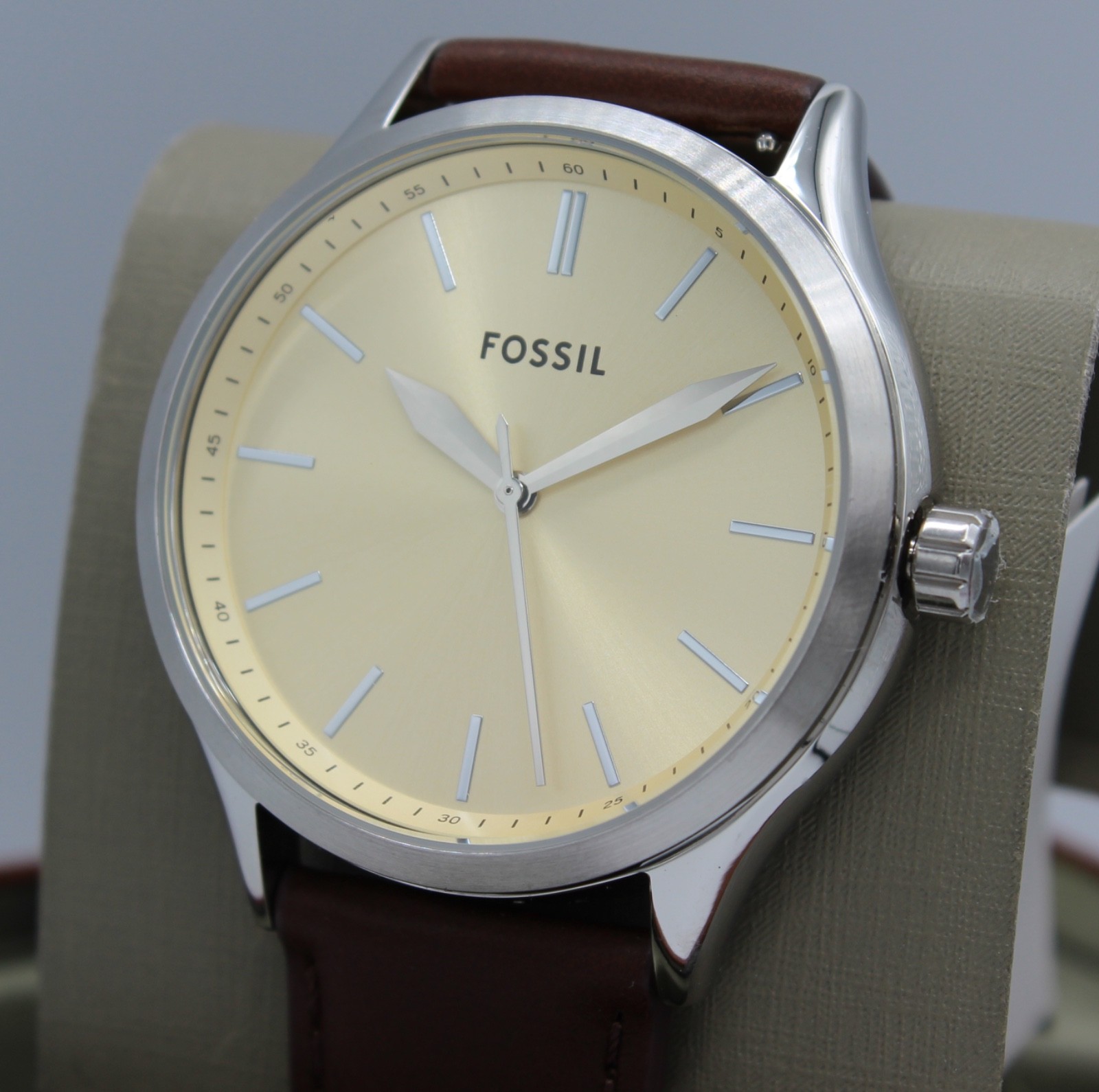 New Authentic Fossil Fenmore Midsize Slim Silver Cream Brown Men’s BQ2865 Watch
