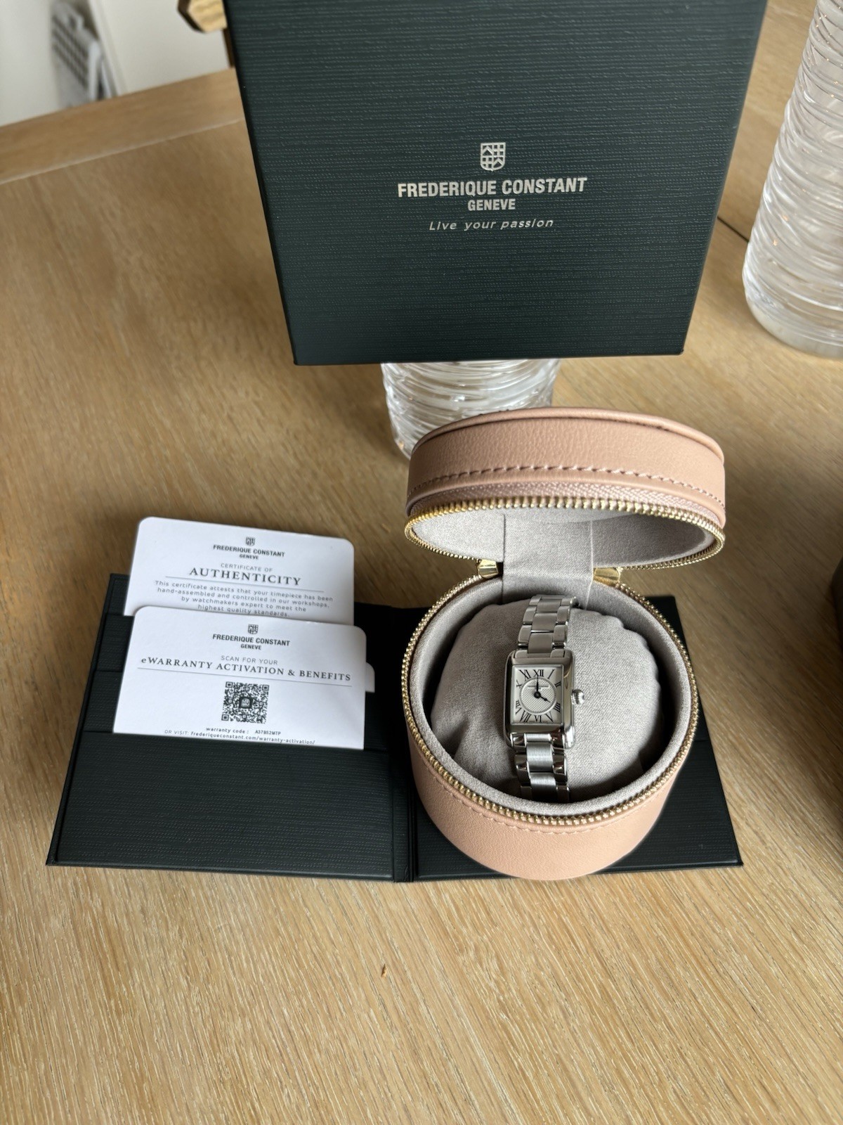 Frédérique Constant Classics Carrée Ladies Quartz Roman Silver Dial Steel Box