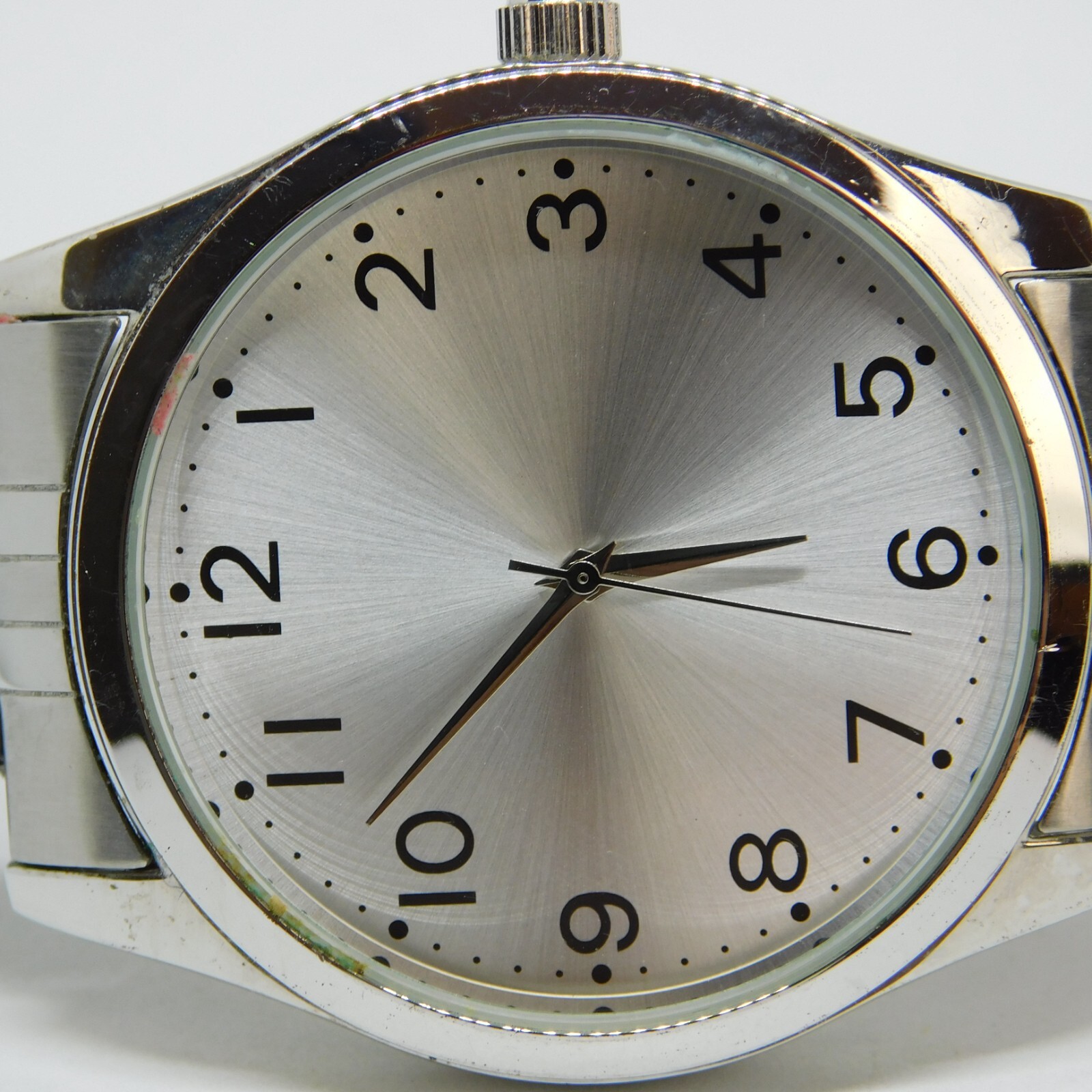 FMD FMDOGE024 Silver Tone Quartz Analog Men’s Watch Sz. 7 1/4″ New Battery