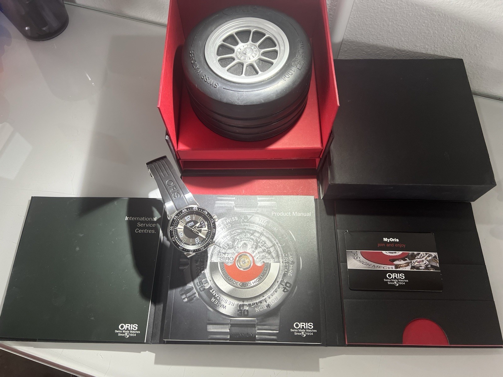Oris Williams F1 Team Automatic, Day, Date, Sapphire Crystal, Ceramic Bezel.