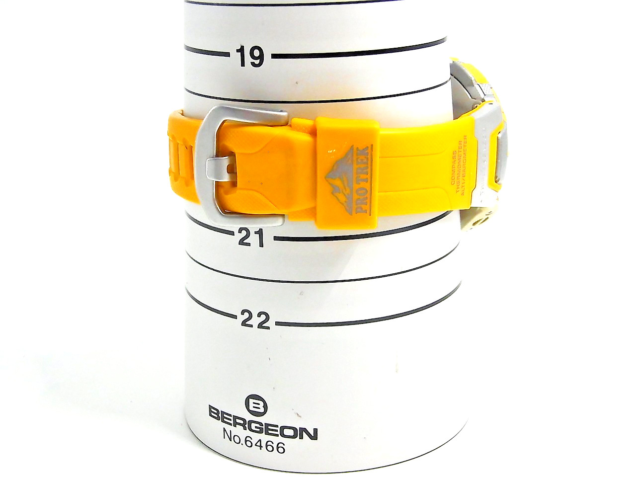 Working Casio Men’s Watch Yellow Pro Trek PRG-110CJ Tough Solar Triple Sensor