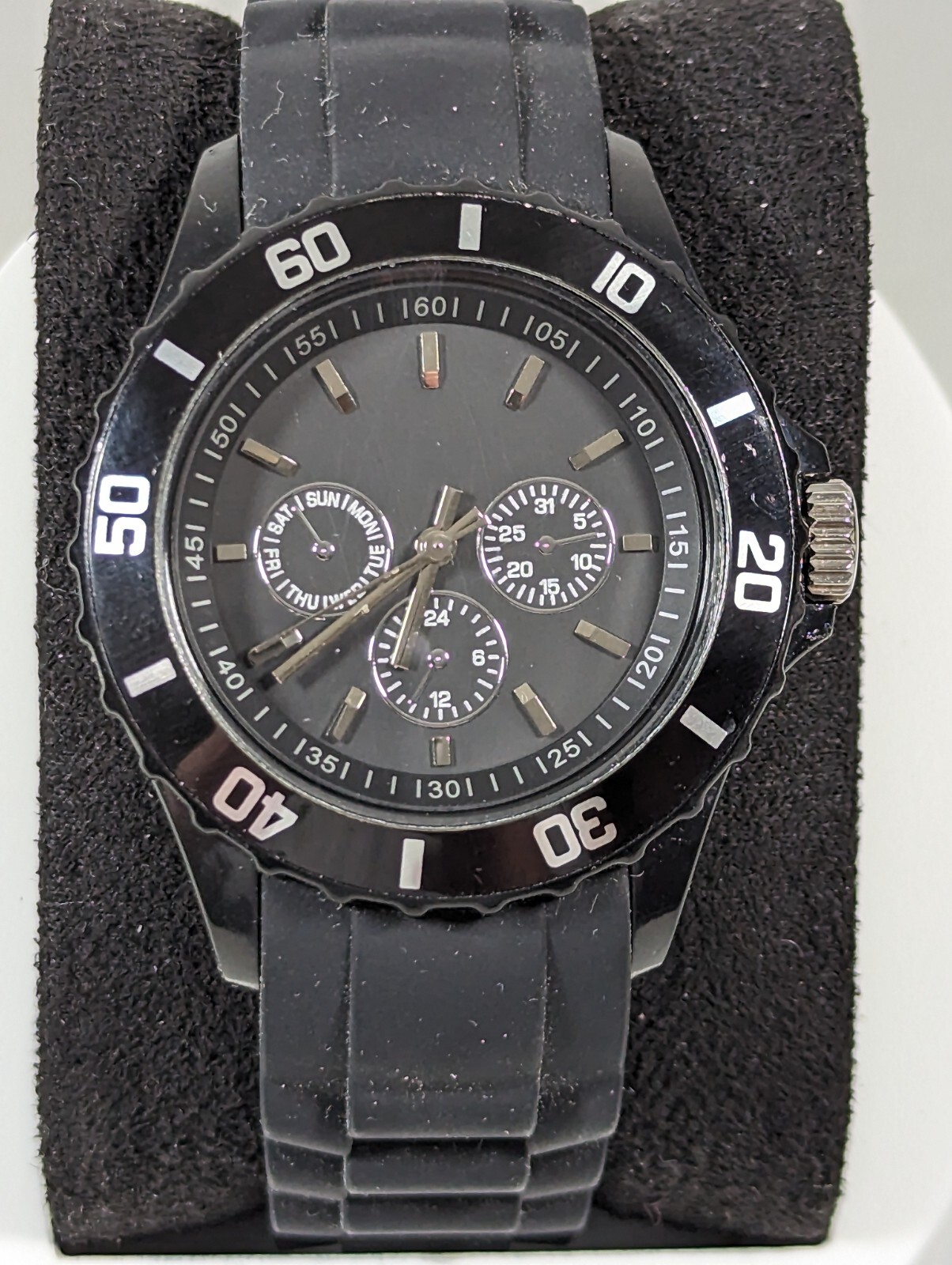 Black Dial Rotating Bezel Round Case Black Silicone Band Watch