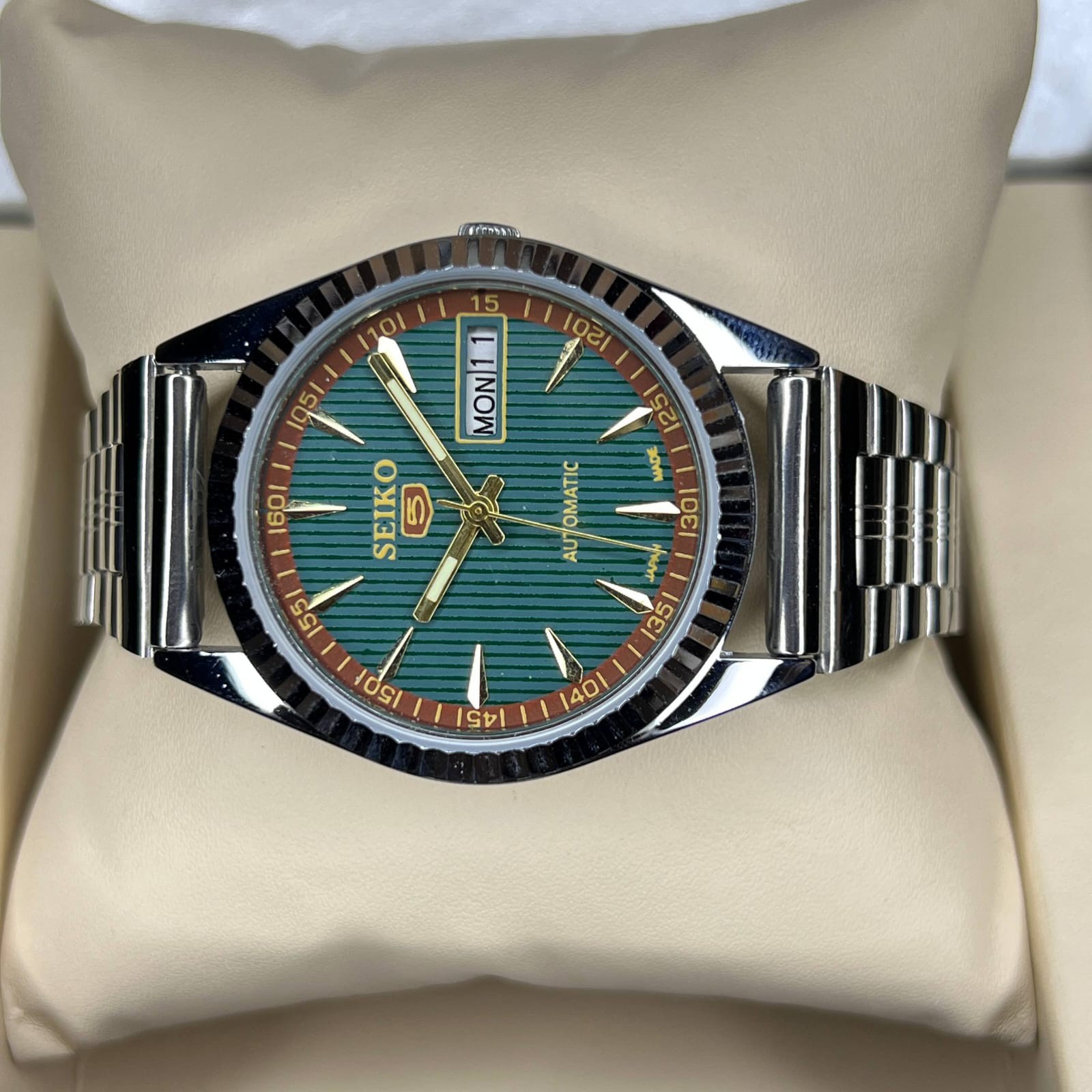 Vintage Refurbished Green Dial Automatic Day/Date Japan Men’s Wrist Watch