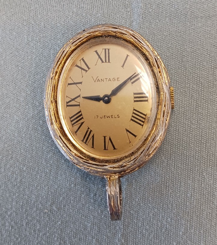 Vantage 17-Jewel Manual Wind Gold Roman Dial Watch