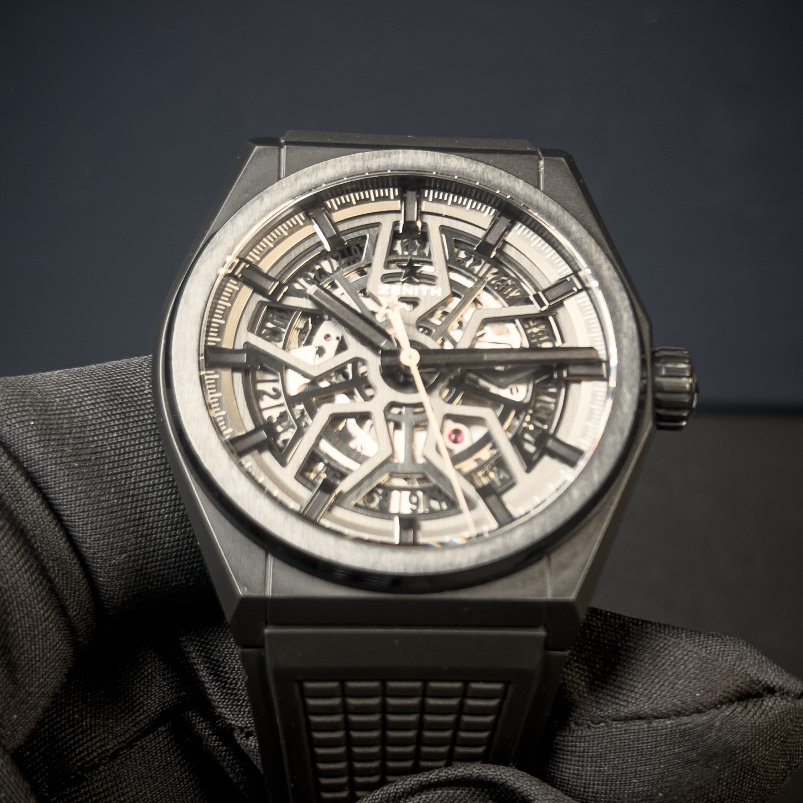 Zenith Defy Classic Black Ceramic Skeleton 49.9000.670/77.R782 – Complete