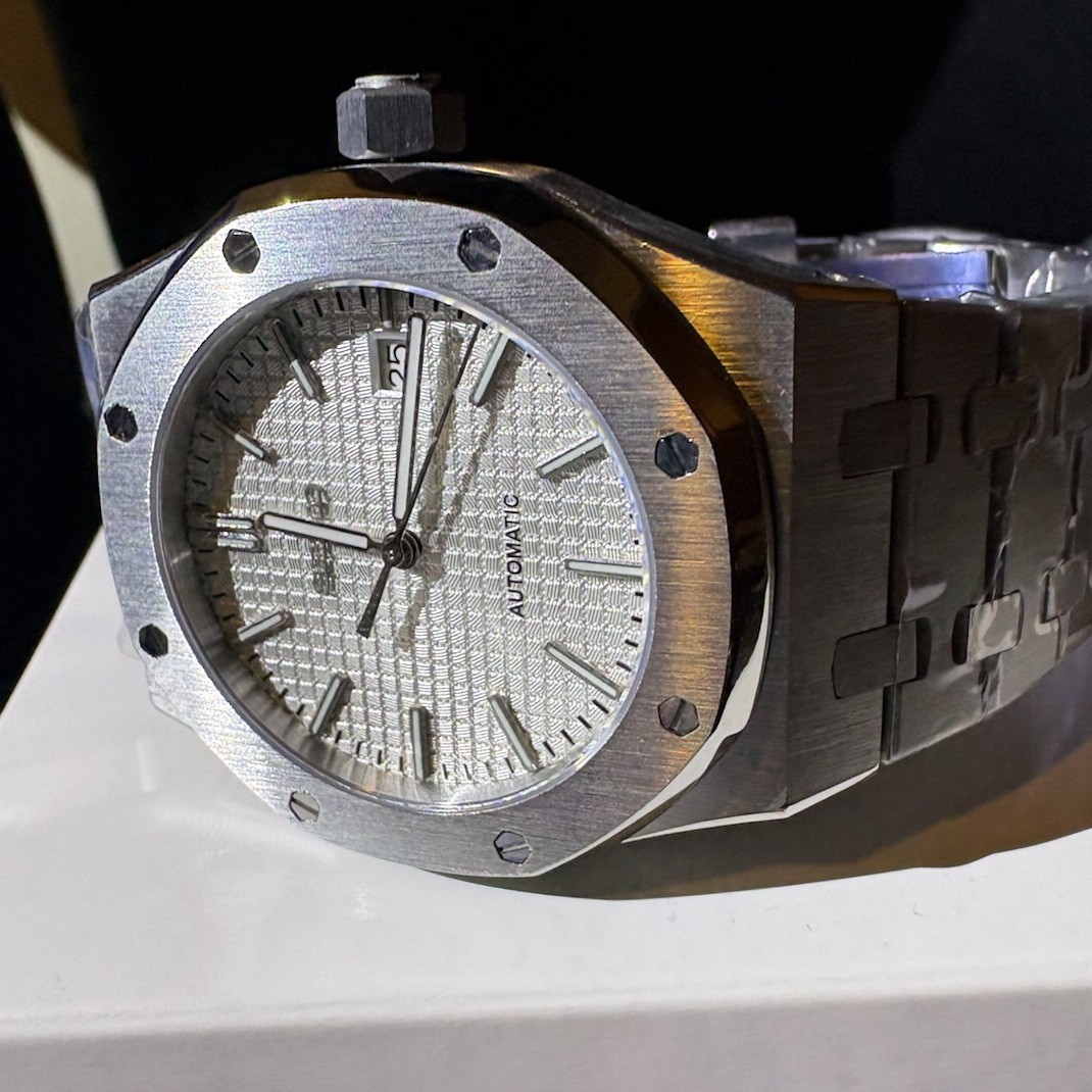 Seiko NH35 Automatic Men’s Watch