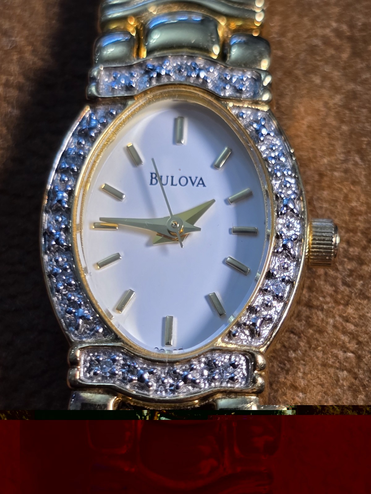 Vintage Bulova Ladies Quartz Watch Genuine Diamond Bezel Gold Tone Runs Great