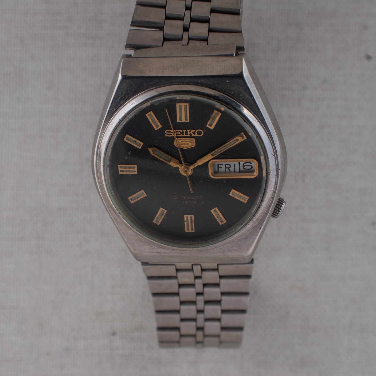 Seiko 5 Automatic 6309-8820 Black Dial Day/Date Gold Accents Vintage Men’s Watch