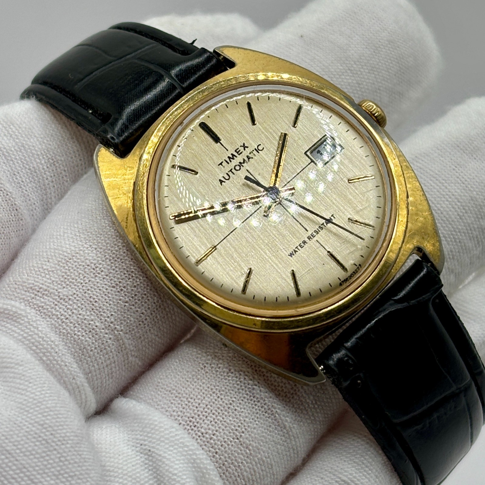 Vintage Timex Automatic Viscount Style Linen Gold Crosshair Dial Date Watch