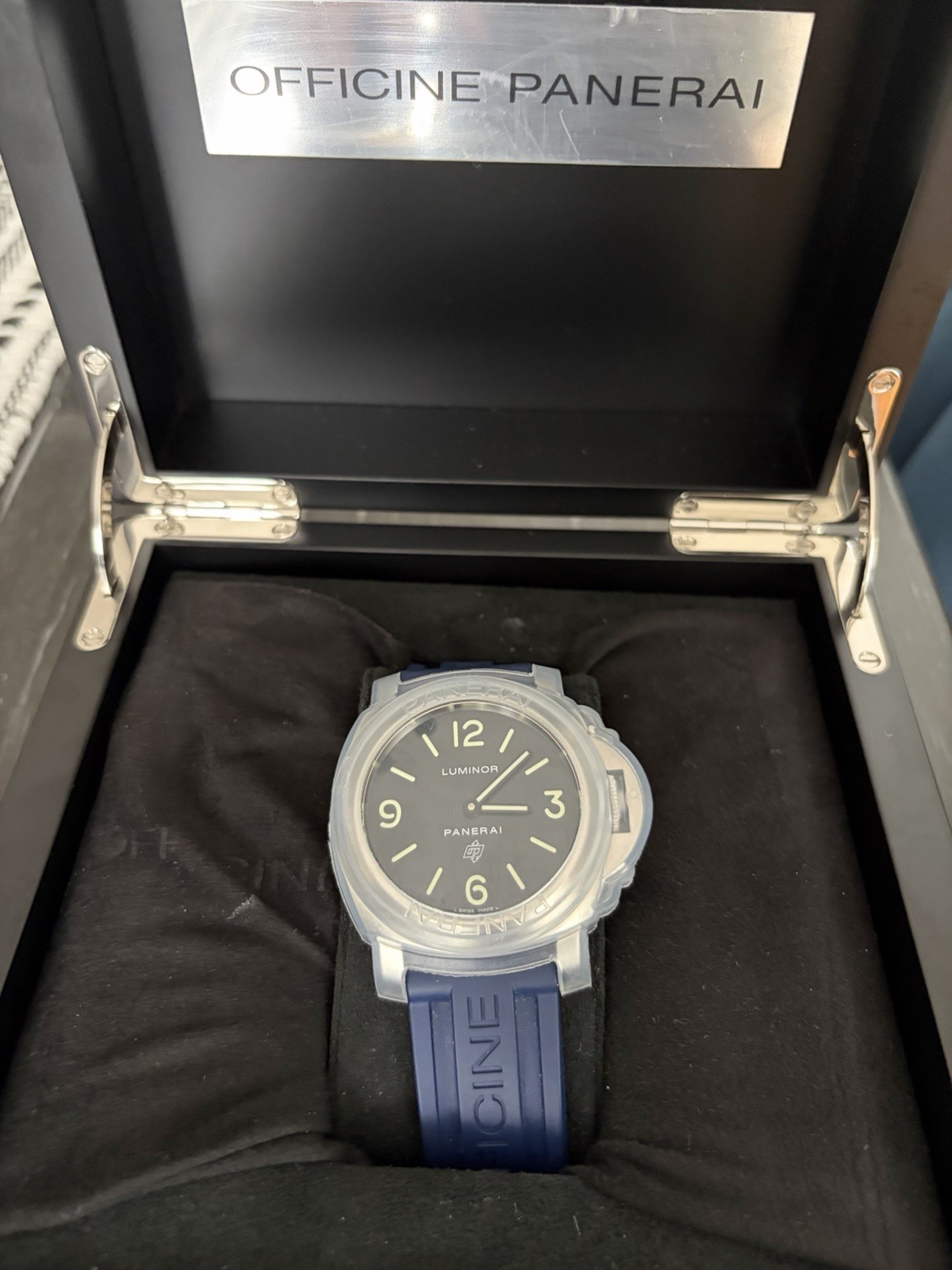 Panerai Luminor Base Logo PAM01000 – 44mm – Box & Booklets – Excellent Condition
