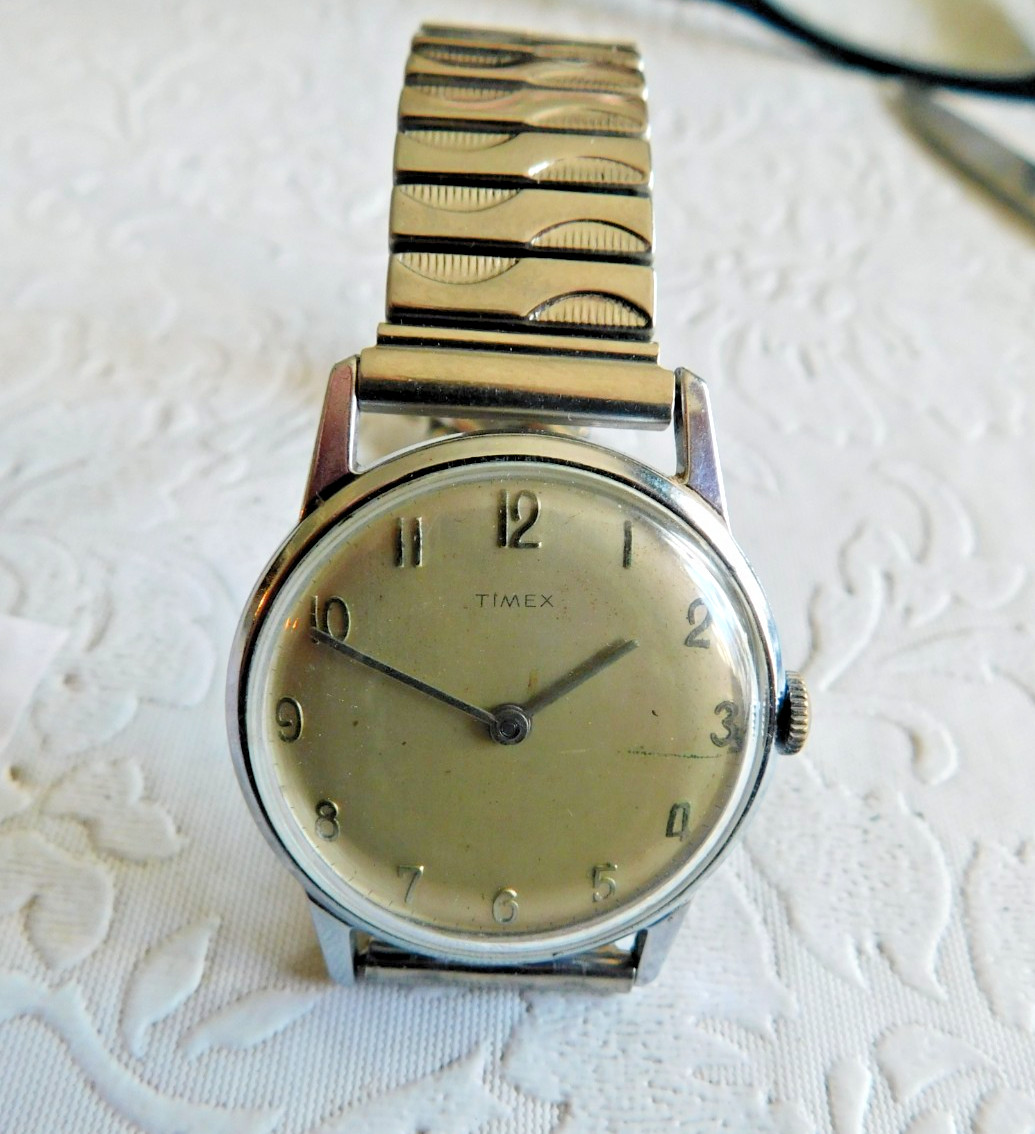 OLDER VINTAGE TIMEX PLAIN DIAL MEN’S WRISTWATCH WANTS TO RUN