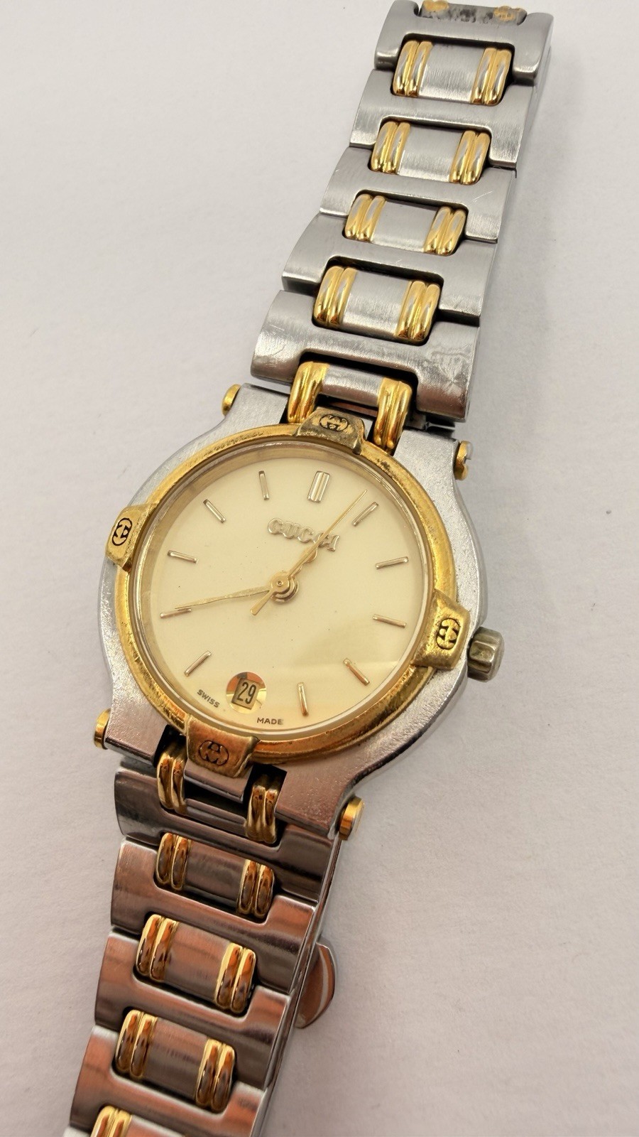Vintage Gucci 9000L Two Tone Swiss Quartz Watch Ladies Parts/Repair No Battery