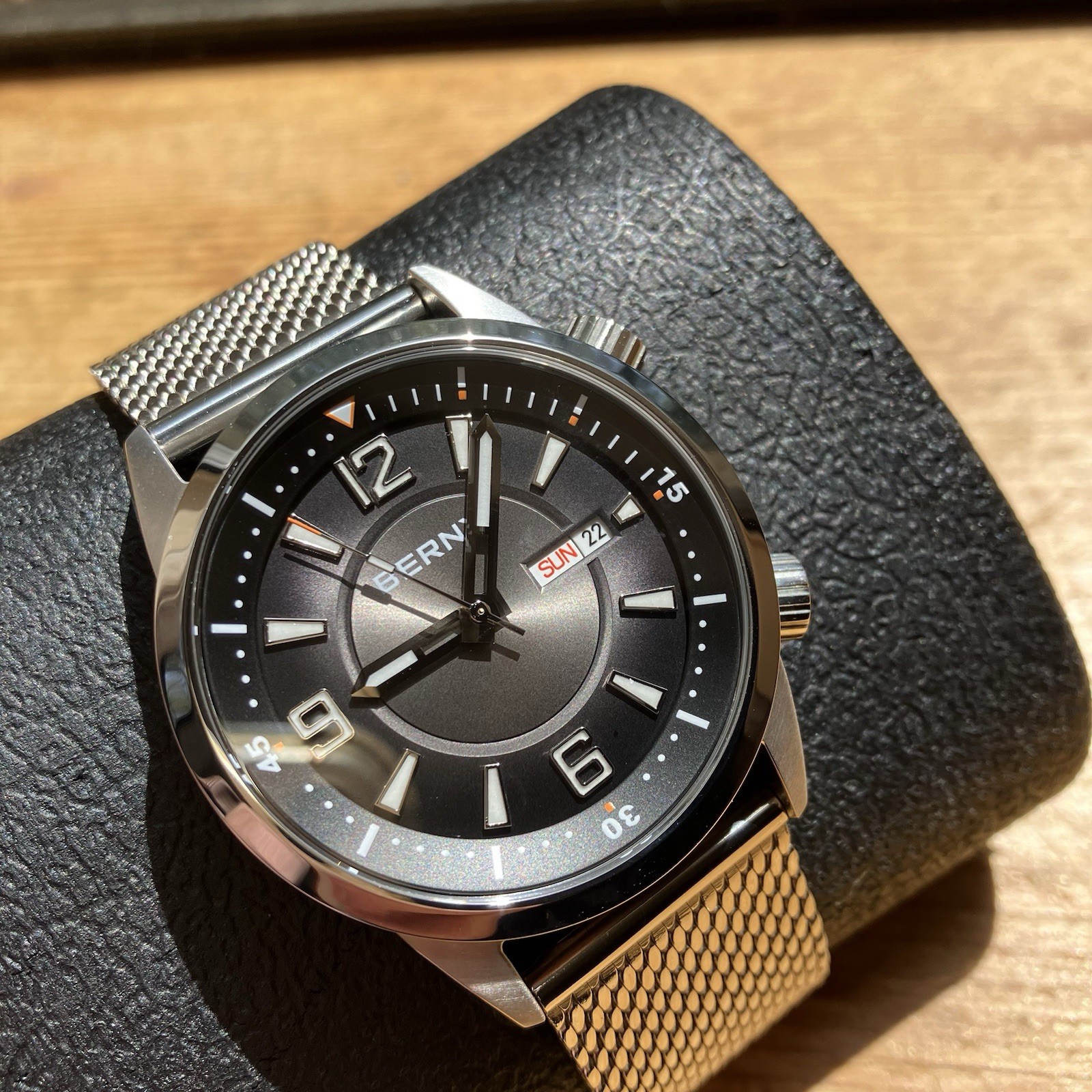 BERNY 41.5mm Automatic Compressor Dive Watch Sunray dial extra mesh strap